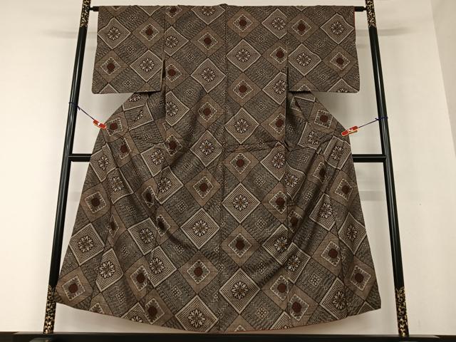 平和屋着物○本場大島紬 龍郷絣 花菱文 正絹 逸品 AAAV7088zg