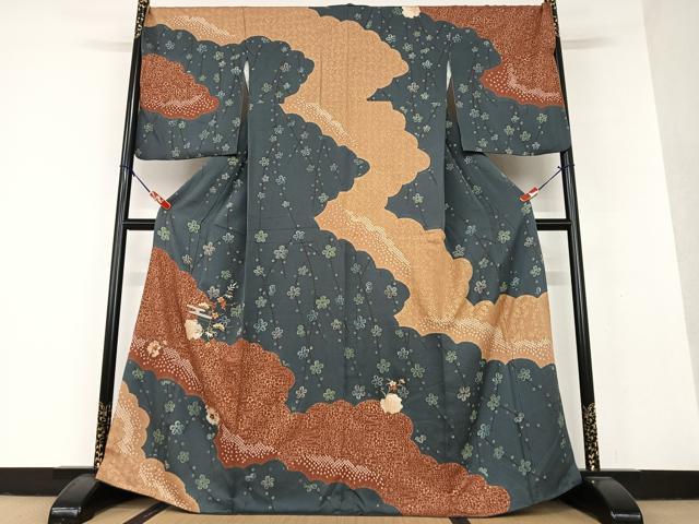 平和屋着物●訪問着　絞り　中国三大刺繍　汕頭刺繍　スワトウ刺繍　草花文　銀通し地　金彩　正絹　逸品　AAAV7099zg