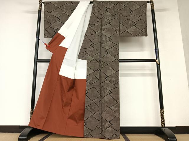 平和屋着物○本場大島紬 泥染め 7マルキ 花菱文 正絹 逸品 AAAV7115zg