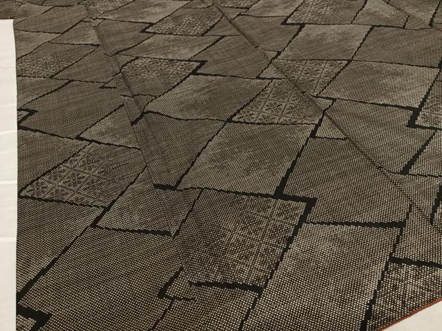 平和屋着物○本場大島紬 泥染め 7マルキ 花菱文 正絹 逸品 AAAV7115zg