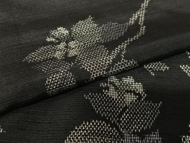 平和屋着物●上質な紬　萬葉の詩　黒地　反端付き　正絹　逸品　AAAV7138zg 平和屋着物○上質な紬 萬葉の詩 黒地 反端付き 正絹 逸品