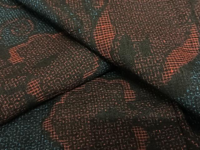 平和屋着物●本場結城紬　重要無形文化財　80亀甲　花唐草文　正絹　逸品　AAAV7155zg