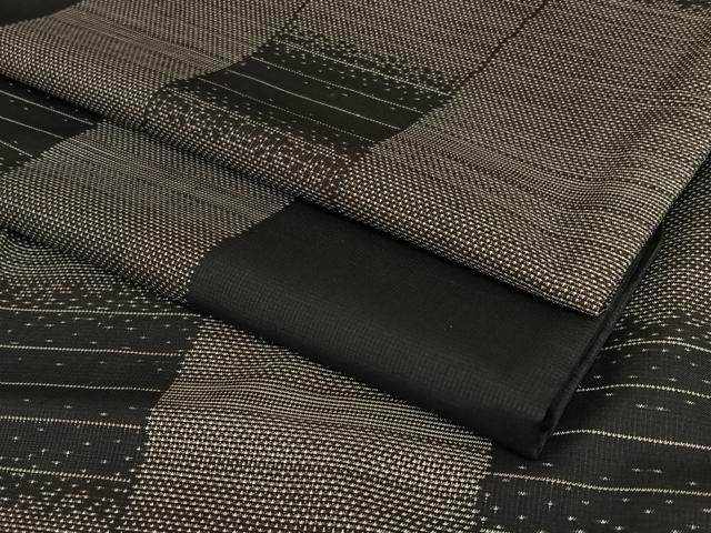 平和屋着物●本場大島紬　泥染め　9マルキ　変わり市松文様　正絹　逸品　AAAV7227zg