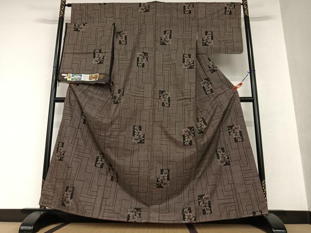 平和屋着物○上質な紬 衣華絞り よろけ縞 反端付き 正絹