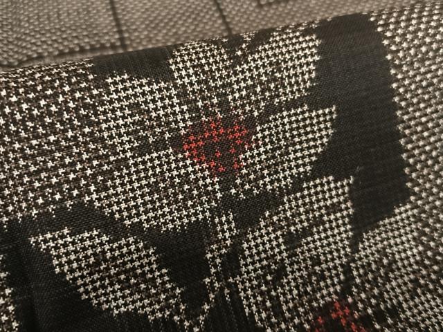 平和屋着物○本場大島紬 純泥染め 7マルキ 手織り 枝花文 元治