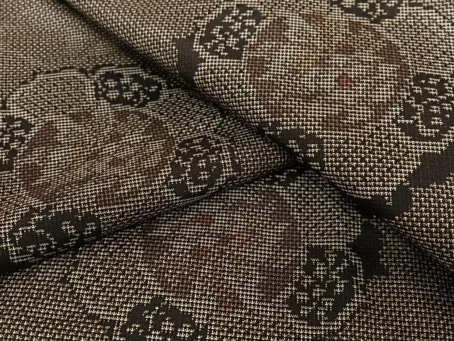 平和屋着物●本場大島紬　泥染め　カタス7マルキ　正倉院花唐草文　正絹　逸品　未使用　AAAV7534zg