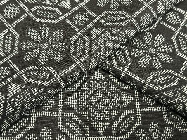 平和屋着物▽上質な紬　単衣　色紙花文　黒地　正絹　逸品　AAAV8424fy