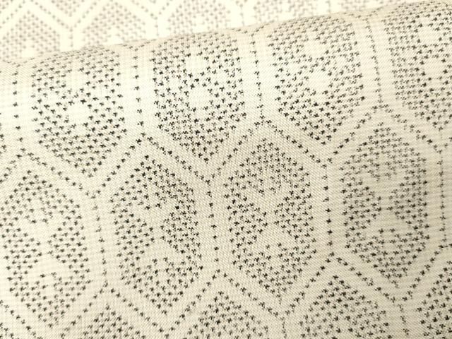 再値下げ☆本場白大島 ☆亀甲柄 生洗い済 平和屋着物○