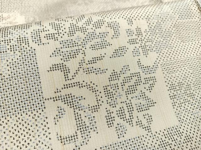 平和屋着物○本場大島紬 白大島 120亀甲 更紗文様 正絹 逸品 AAAV9416ph