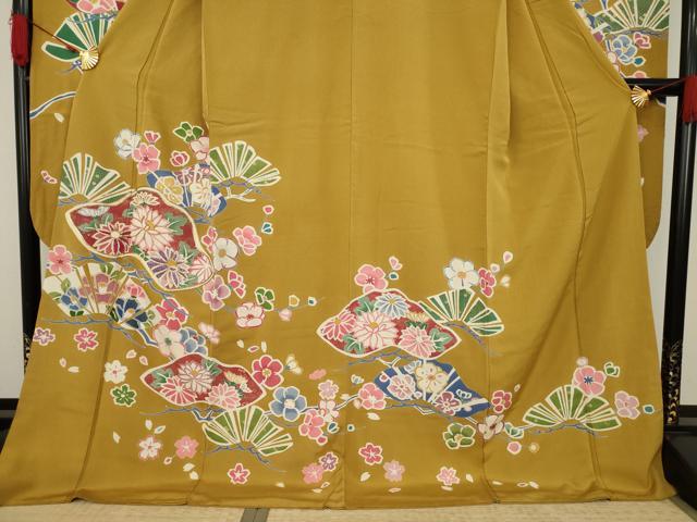 平和屋着物○創業460年・千總 振袖 駒刺繍 松取り花文