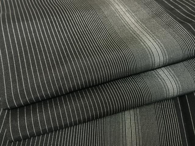 平和屋着物●本場縞大島紬　黒地　正絹　逸品　AAAW4277np