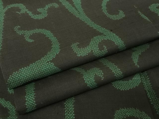 平和屋着物●本場大島紬　一元7マルキ　唐草文　黒地　正絹　逸品　AAAW4382np