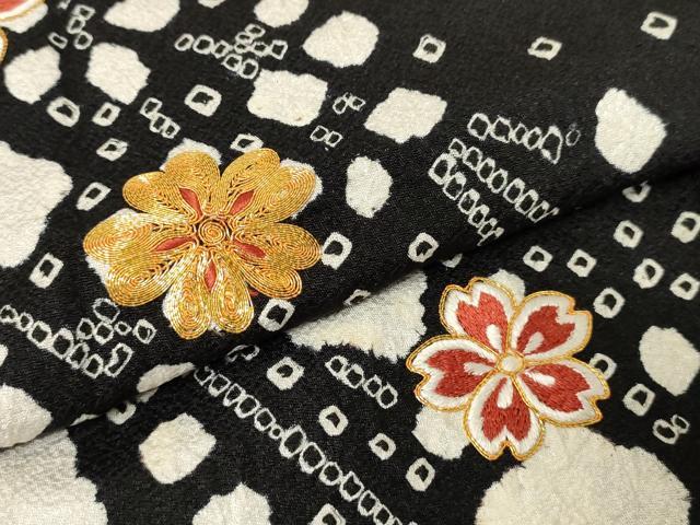 平和屋着物○豪華振袖 駒刺繍 絞り 舞桜文 黒地 正絹 逸品 AAAW5271br
