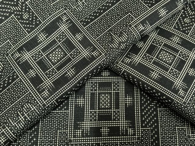 平和屋着物▽上質なお召　単衣　幾何学文様　黒地　正絹　逸品　AAAW7877fy