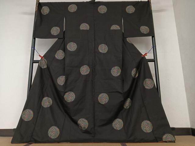 平和屋着物○本場大島紬 カタス9マルキ 地空 花鞠文 黒地 ロング