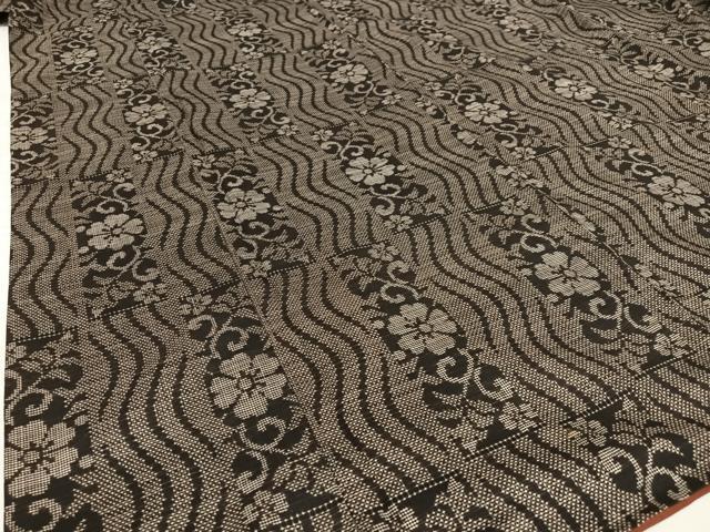 平和屋着物○本場大島紬 泥染め 一元7マルキ 花唐草間道 正絹 逸品