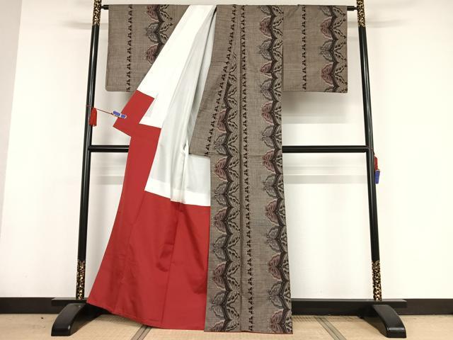 平和屋着物○本場大島紬 カタス9マルキ 舞蝶間道 正絹 逸品 AAAX0007np