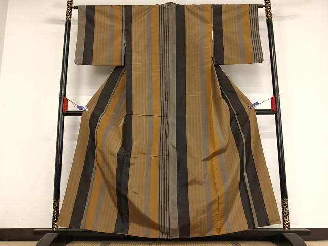 平和屋着物●本場黄八丈　黒八丈　平織　紬　縞　正絹　逸品　AAAX0394np 平和屋着物○本場黄八丈 黒八丈 平織 紬 縞 正絹 逸品 AAAX0394np