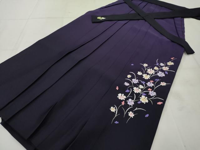 平和屋着物●女性　行灯袴　刺繍　草花文　銀糸　卒業式　洗える着物　AAAX5816cs