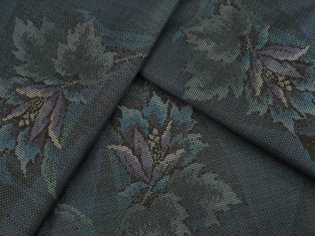 平和屋着物●本場大島紬　カタス7マルキ　草花文　黒地　正絹　逸品　AAAX6961ck