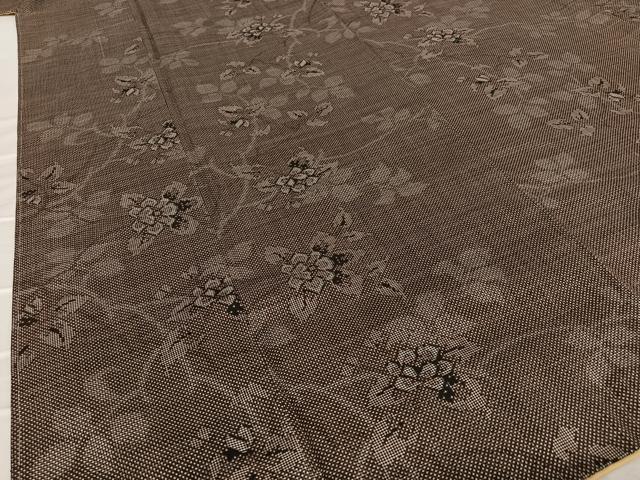 平和屋着物○本場大島紬 泥染 手織り 一元絣 花唐草文 松元勝彦