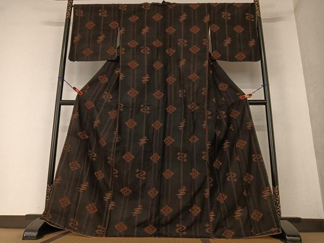 平和屋着物○国指定重要無形文化財 本場久米島紬 手織 絣