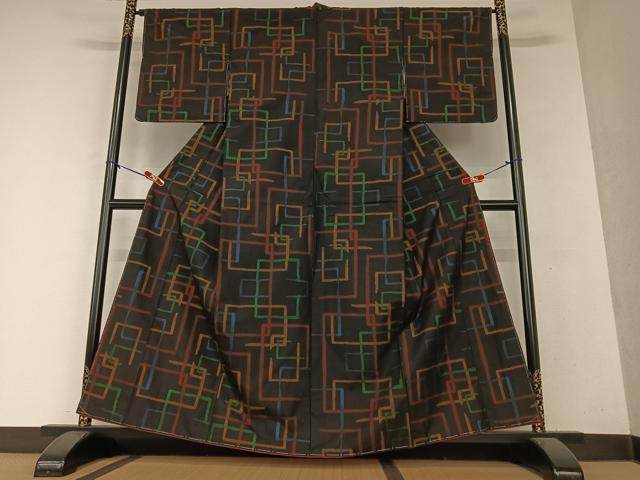 平和屋着物●本場大島紬　一元７マルキ　幾何学文様　黒地　正絹　逸品　AAAY0178zg