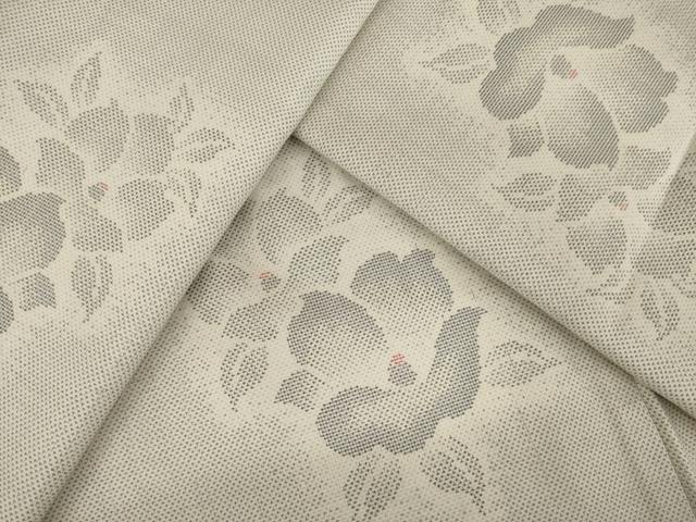 平和屋着物●本場大島紬　白大島　カタス７マルキ　舞花文　正絹　逸品　AAAY1866ck