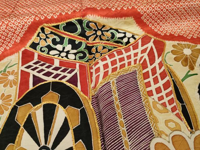 【良好】色打掛　御所車　青海波　波紋様　朱赤系　袖丈108 金箔入り　金糸刺繍 良好】色打掛 御所車 青海波 波紋様 朱赤系 袖丈108 金箔入り 金糸刺繍