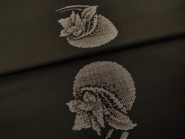 平和屋着物○本場大島紬 カタス9マルキ 泥染め 地空き 花丸文 正絹