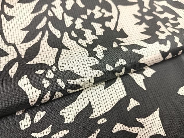 平和屋着物○巨匠 前田華清 手描き 本場染大島紬 訪問着 草花シルエット