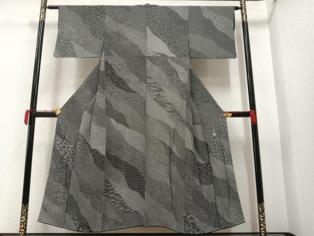 平和屋着物●小紋師　北原寿永　江戸小紋　100柄　寄せ小紋柄　黒地　さが美扱い　正絹　逸品　AAAY6292ph