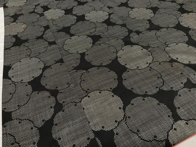 平和屋着物○本場大島紬 一元絣 雪輪重ね文 黒地 正絹 逸品 AAAY6527zg