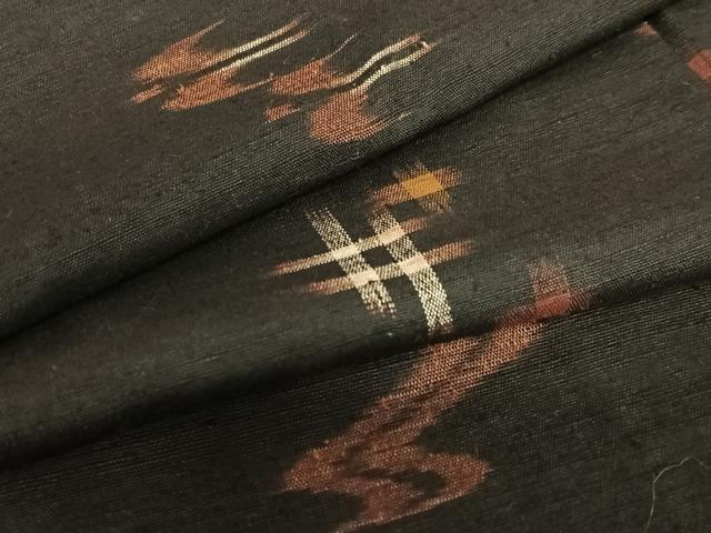平和屋着物●国指定重要無形文化財　本場久米島紬　手織　飛鳥文　正絹　逸品　AAAY6530zg