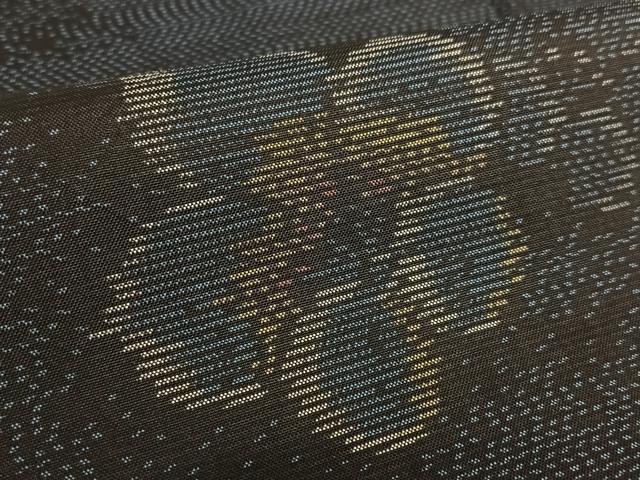 平和屋着物○本場大島紬 舞花文 南美工房 証紙付き 正絹 逸品 AAAY6553zg