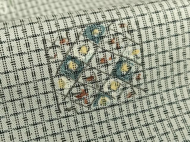 平和屋着物○本場大島紬 手描き 白大島 幾何学文様 中江絹織物謹製