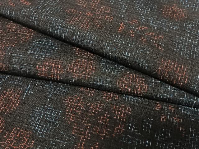 平和屋着物●本場結城紬　重要無形文化財　80亀甲　草花文　正絹　逸品　AAAY6634zg
