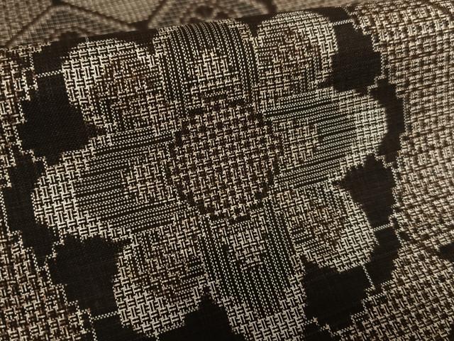 平和屋着物○本場大島紬 割込み絣 花亀甲文 正絹 逸品 AAAY6677zg