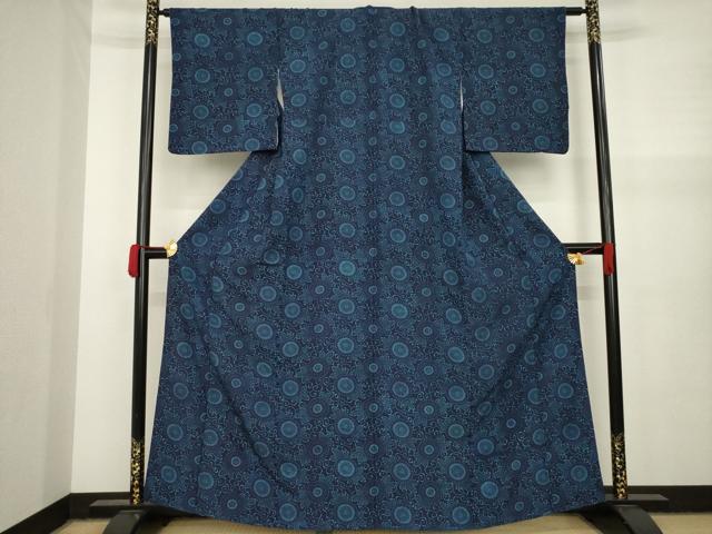 平和屋着物●上質な小紋　藍　型染め　菊唐草　正絹　逸品　AAAY7341ck