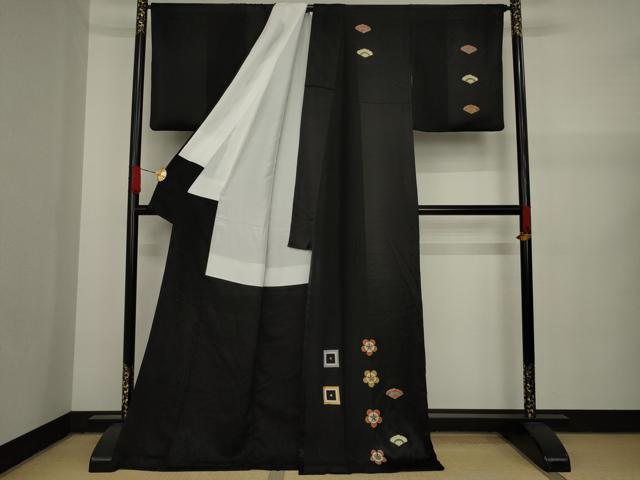 平和屋着物○女優・吉永小百合 訪問着 色紙舞扇花文 黒地 金銀彩