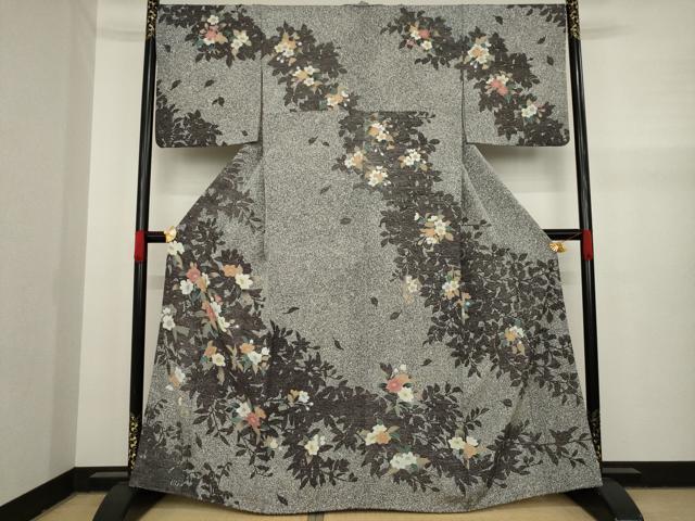 平和屋着物●訪問着　草花文　黒地　金彩　正絹　逸品　AAAY9024ck