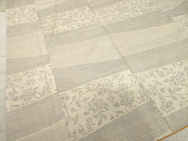 平和屋着物●本場結城紬　重要無形文化財　100亀甲　草葉文　正絹　逸品　DAAT1127tw 平和屋着物○本場結城紬 重要無形文化財 100亀甲 草葉文 正絹 逸品