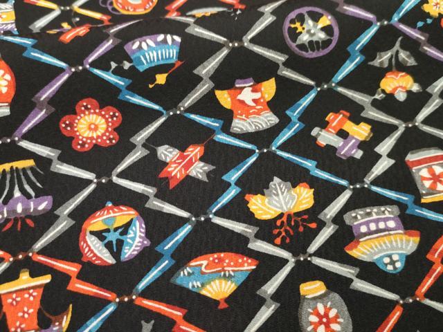 平和屋着物○上質な小紋 型染め 吉祥文 扇 陶器 黒地 正絹 逸品