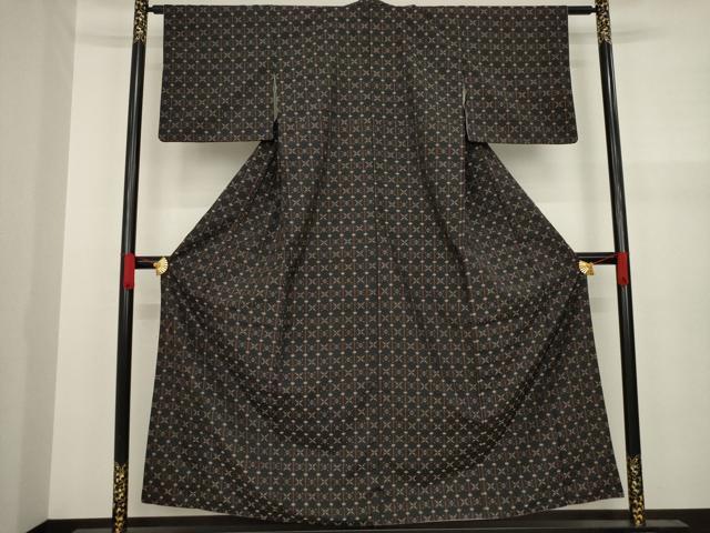 平和屋着物○本場琉球 読谷山花織 紬地 黒地 正絹 逸品 AAAY9779ck