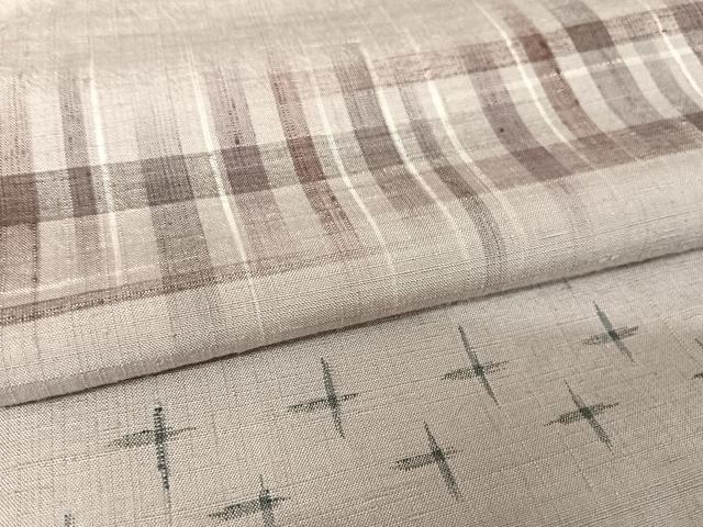 平和屋着物●上質な紬　しゃれ格子　反端付き　正絹　逸品　AAAY9890np 平和屋着物○上質な紬 しゃれ格子 反端付き 正絹 逸品 AAAY9890np