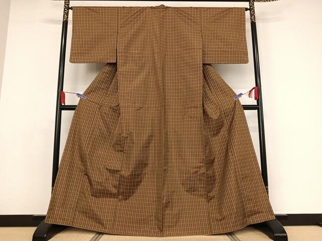 平和屋着物●上質な紬　格子　健勝苑扱い　正絹　逸品　AAAY9896np 平和屋着物○上質な紬 格子 健勝苑扱い 正絹 逸品 AAAY9896np