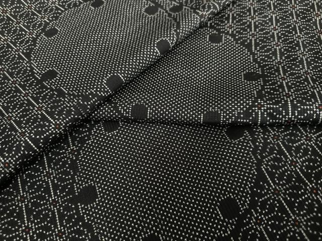 平和屋着物●本場大島紬　一元絣　雪輪重ね花文　黒地　正絹　逸品　AAAZ0112zg