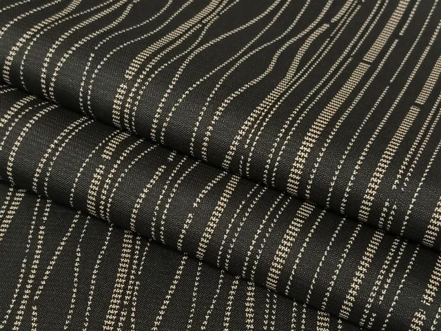 平和屋着物●本場染大島紬　変わり縞　黒地　正絹　逸品　未使用　AAAZ0153zg