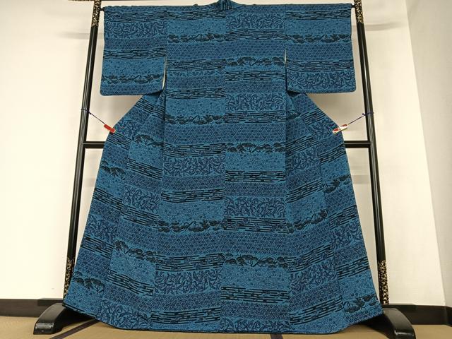 平和屋着物○上質な小紋 本藍 型絵染 横段花鳥文