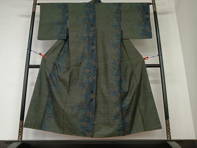 平和屋着物●本場大島紬　カタス7マルキ　南天文　正絹　逸品　AAAZ0215zg 平和屋着物○本場大島紬 カタス7マルキ 南天文 正絹 逸品 AAAZ0215zg